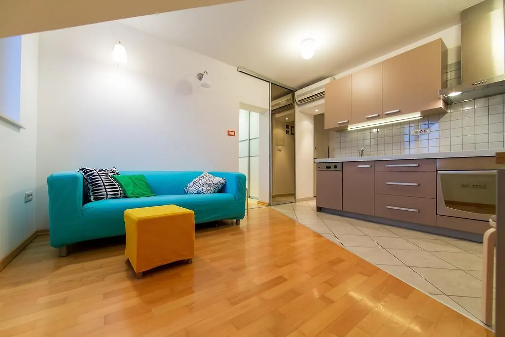 Miss. Monroe Apartment Split
